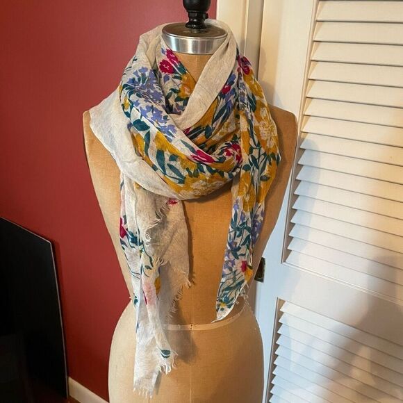 BINDYA NY | silk and wool floral scarf - Picture 2 of 8